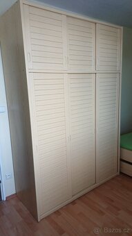 Šatní skříň - 2
