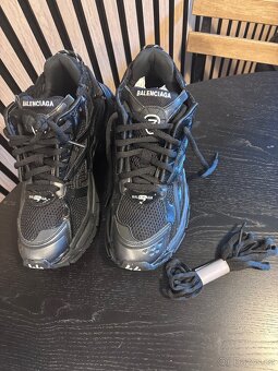 balenciaga runners - 2