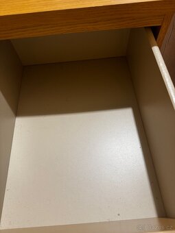 MALM v dekoru dub - 2