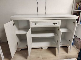Komoda Kora KK4 bílá borovice - 2