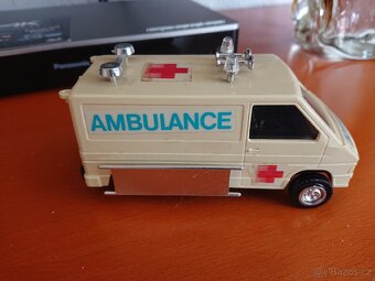 Rretro auto sanitka - 2