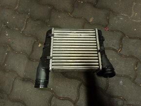 Audi A4 B7 2.0Tdi 103kw - Chladič cooleru - 2
