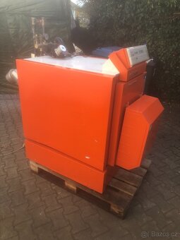 Prodám  kotel na olej  40 KW - 2
