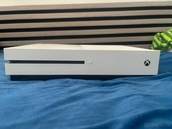 Xbox one S +(1 ovladac, 8her) - 2