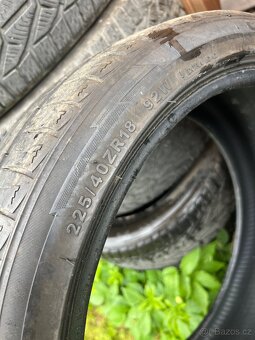 225/40/18 - 2