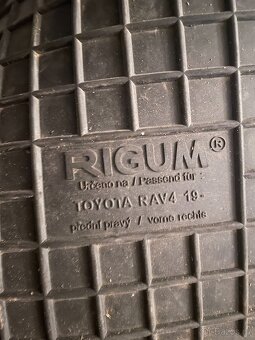 Gumové koberečky TOYOTA RAV4 19- - 2