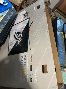 Asus ROG Strix XG43UQ - 2