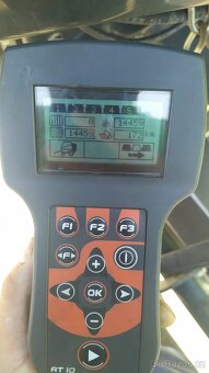 Prodáme lis na válcové balíky DEUTZ-FAHR Fixmster s řezáním - 2
