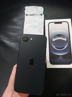 iPhone 16e, 128GB, 100 % baterie, DOKLAD, ZÁRUKA, top stav - 2