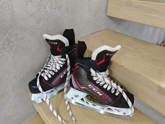 Hokejové brusle CCM jetspeed FT 370 vel. 38,5 - 2