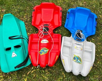 Zimní sada – 2× boby GALAXY, bob s brzdami + sáňky Pinguin - 2