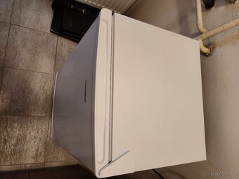 Malá lednička zn. Comfee - 93 l - 2