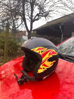 Lyžařská helma - 2