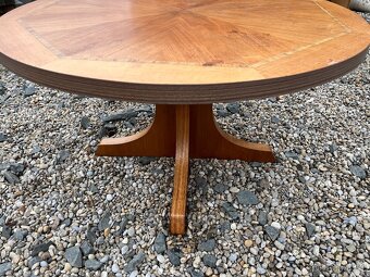 Kulatý konferenční stůl - 2