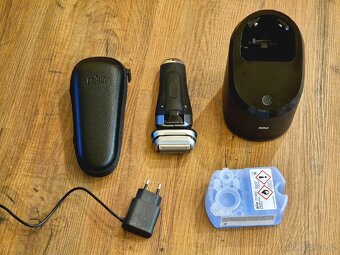 Holící strojek Braun Series 9 Pro s kompletní výbavou - 2