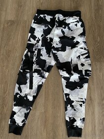 Sportovní kapsáče vel.164 - 2