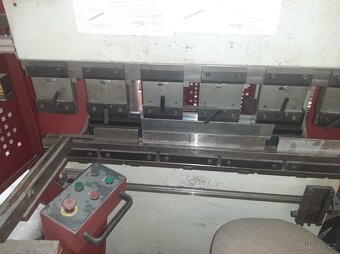 Ohraňovací lis Baykal - 2