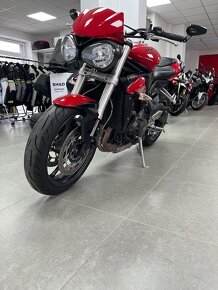TRIUMPH STREED TRIPLE 660 - 2