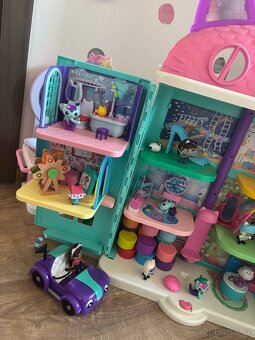 Gabbys dollhouse-Gabinin domecek - 2