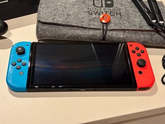 Nintendo Switch (OLED model) - 2