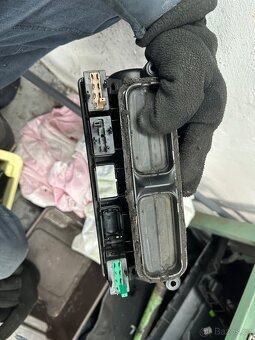 Spínač výhřevu sedadel golf 4 - 2