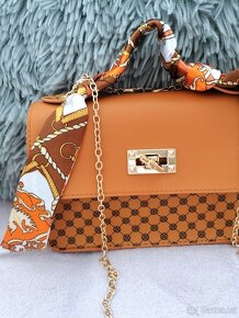 nová kabelka do ruky, na řetízek - 2