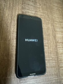 Huawei Y6 2019,spousta příslušenství - 2