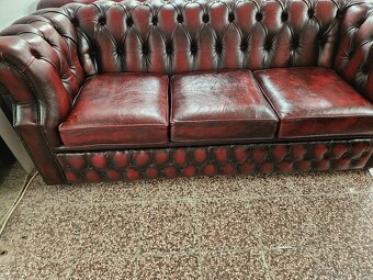 CHESTERFIELD ŠTÝL,BORDOVO-ČIERNA SEDAČKA KOŽENÁ NA KOLEČKÁCH - 2