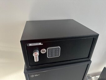 Trezor na zbraně/cennosti Yale AA001723 - 2