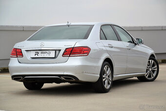 Mercedes-Benz E 400 4M / DESIGNO / 245kW / TOP-VÝBAVA / CZ - 2