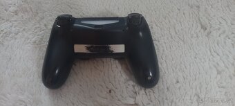 Prodám ovladač na Playstation 4 na ND - 2