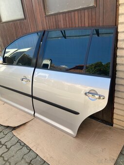 Dveře VW Touran 1T2 - 2