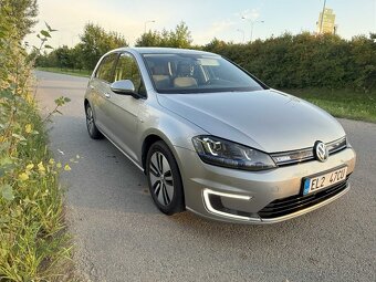 Nabízím zachovalý elektromobil VW E-Golf 85kW Tepelné čerpad - 2