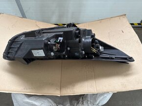 Hyundai ix 35 levé světlo utržený držák - 2