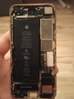 Apple iPhone 8 Gold na náhradní díly, viz. v popisku - 2