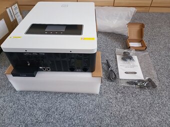 Fotovoltaický hybridní střídač 10,2kW - 2