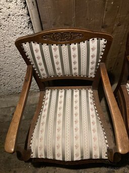 Krásná historická křesílka (židle ) - 2