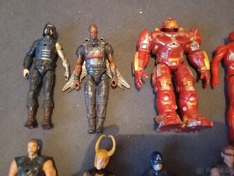 AVENGERS FIGURKY SADA - 2