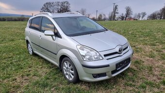 Toyota Corolla Verso - 2