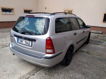 Ford focus combi 1.6 74Kw benzín - 2
