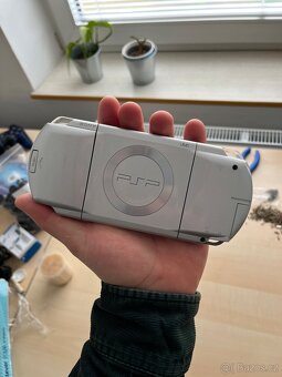 Sony PSP 1000 Silver - 2