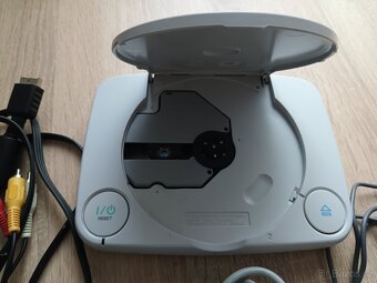 PlayStation 1 Slim - 2