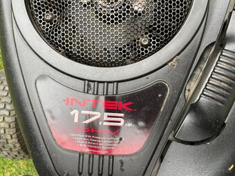 REZERVOVANO do 16.5. - Zahradní traktor - 2
