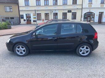 REZERVOVÁNO VW Golf 5 1.4 16v do 8.6. Sleva - 2