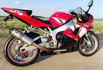 Yamaha R1 - 2