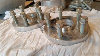 Podložky 20mm 5x112 včetně šroubů - 2