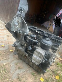 Blok motoru Superb2 2.0 TDi CFGB - 2