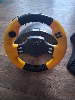 VOLANT S PEDÁLY K PC - 2