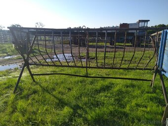 Krmelec příkrmiště - 2