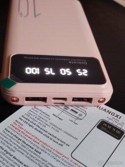 POWEBANKA na dobíjení vašich zařízení kapacita. 10.000 mAh - 2